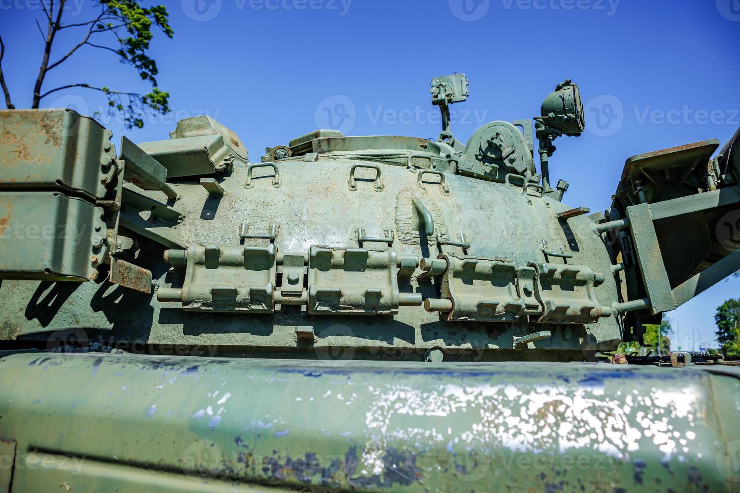 tank t80, elements of reactive armor of heavy tank, tank dynamic protection unit, protective device, a type of protection for armored fighting vehicles photo