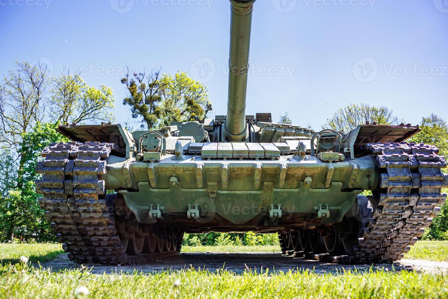 tank t80, elements of reactive armor of heavy tank, tank dynamic protection unit, protective device, a type of protection for armored fighting vehicles photo