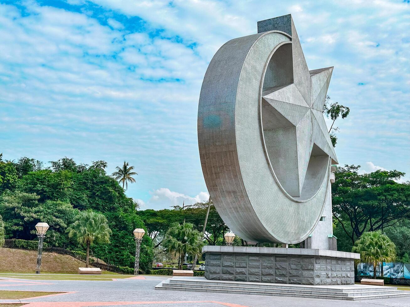 JOHOR BAHRU, MALAYSIA, 2024 - SCENERY OF JOHOR BAHRU MONUMENT WITH OUTSTANDING SCENERY photo