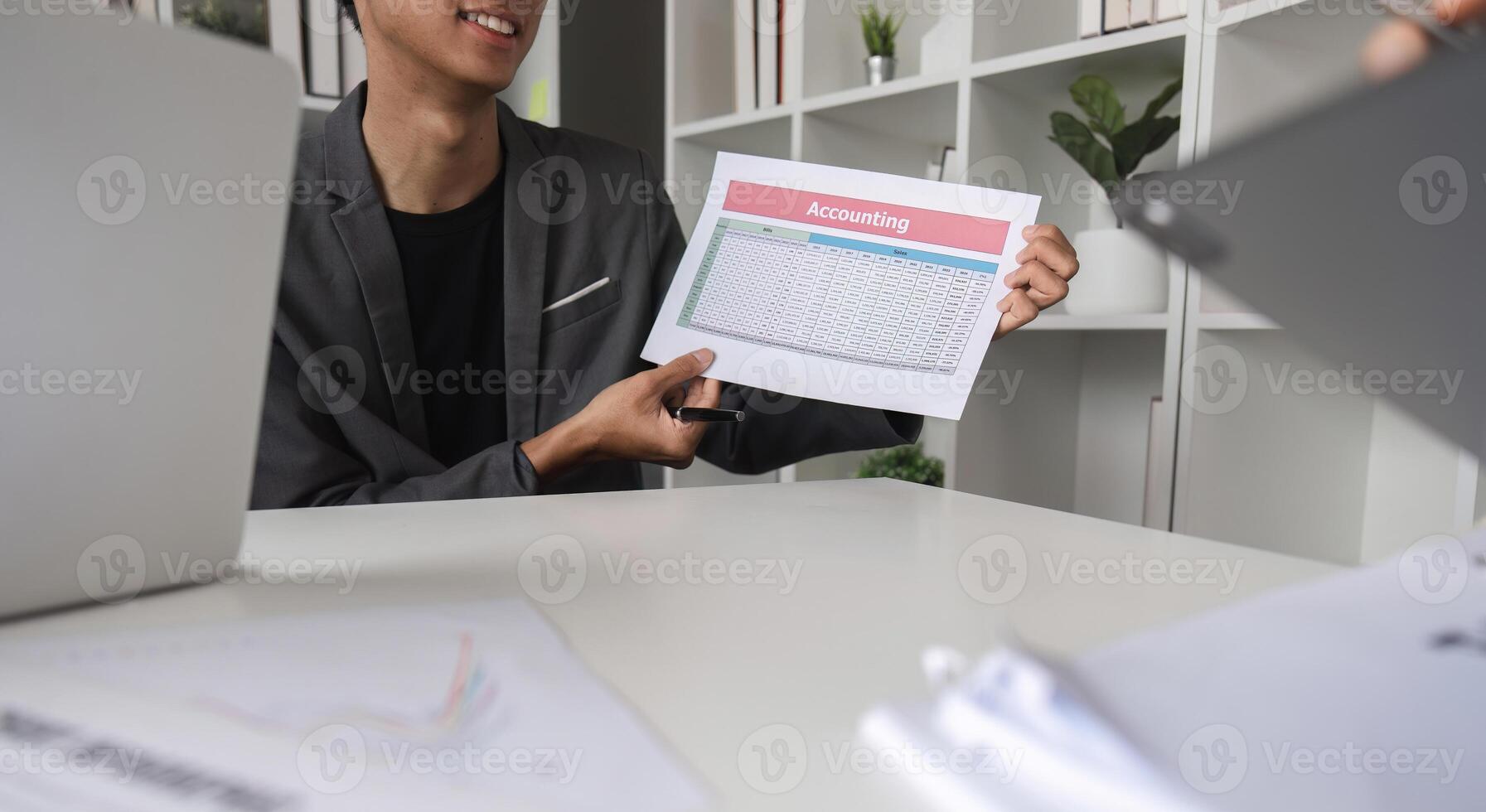 Business Team Meeting for Idea Presentation and Exchange in Modern Office Setting photo
