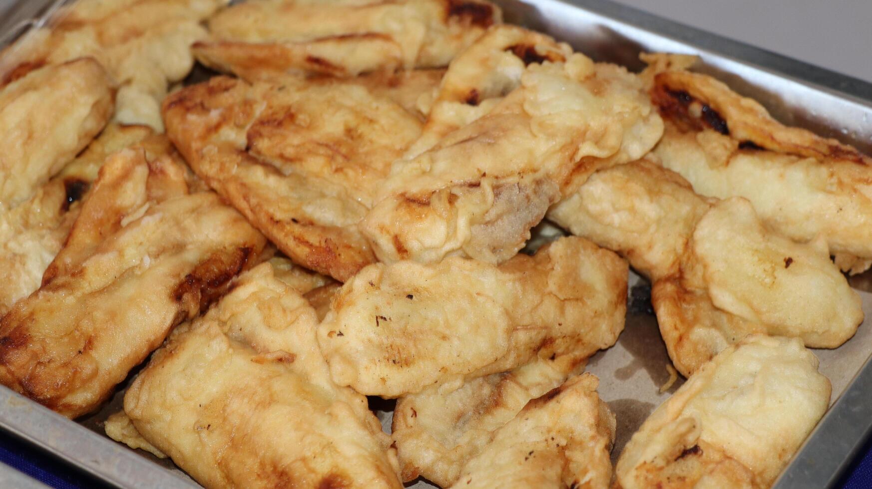 Clos Up pisang goreng or fried bananas crispy photo