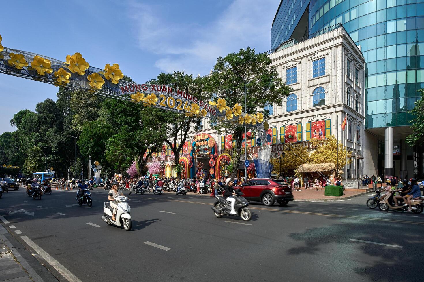 Hochiminh city, Jan 21, 2024 Early in the morning at the Diamond Plaza, many people are taking New Year's photos with family and friends