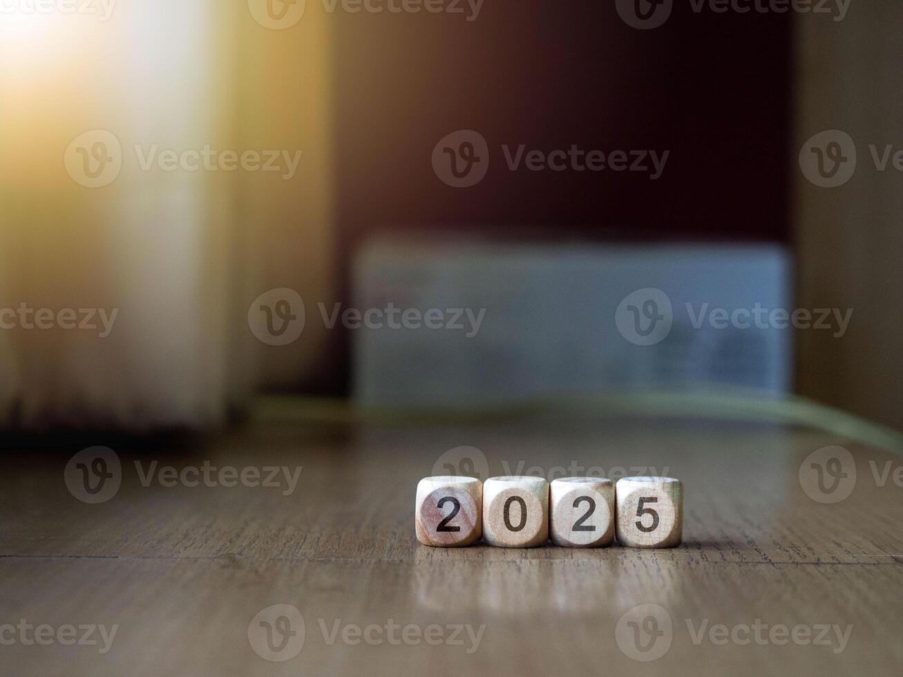 2025 time calendar cube block wooden copy space flare light december start beginninghappynew year 2024 idea strategy growth future financial business education organization goal hr hiring change trend photo