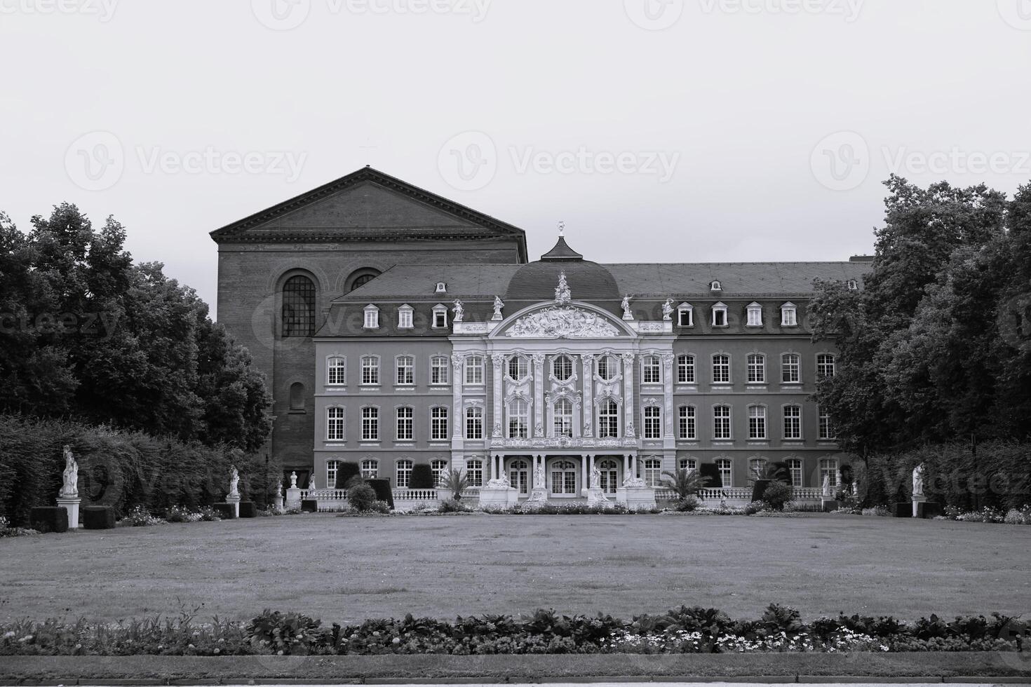 It's a black and white picture of a Castle. Trier photo
