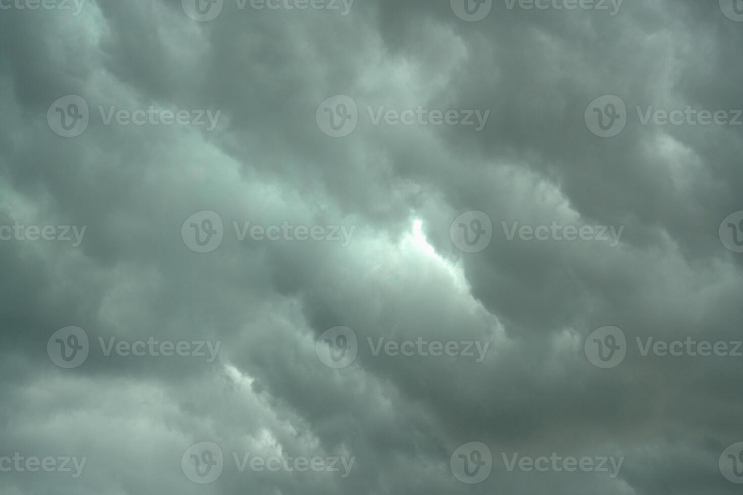 dark grey clouds photo