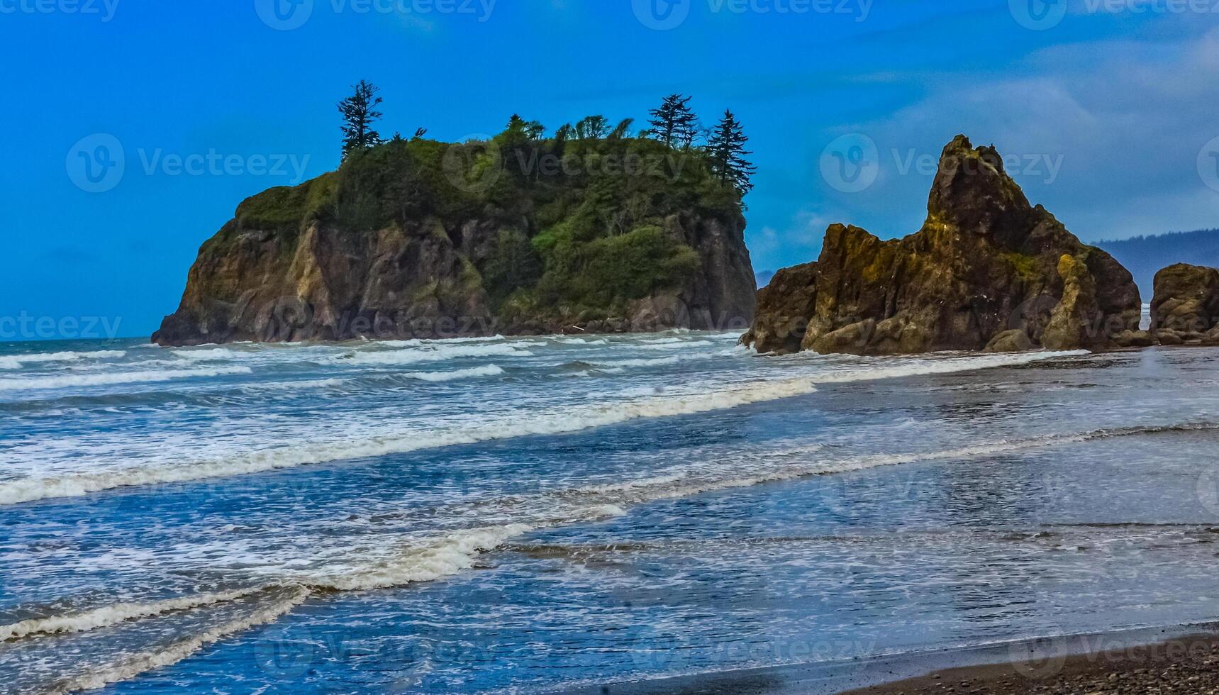 Marine landscape. Small islands and rocks on the shores of the Pacific Ocean in Olympic National Park, Washington photo