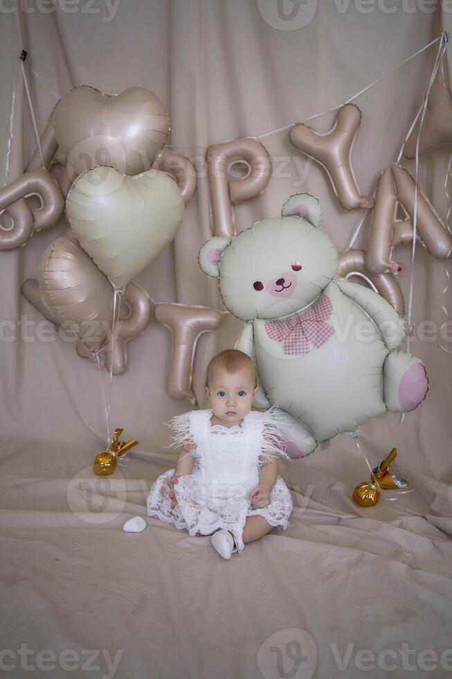 photo session on the first birthday of a baby girl, in pastel colors, minimalism