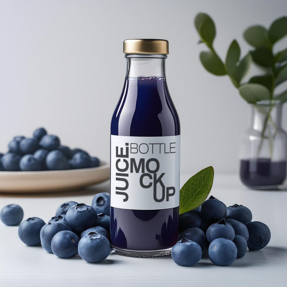 Juice bottle Mockup with a plate of bluberry on gray background psd