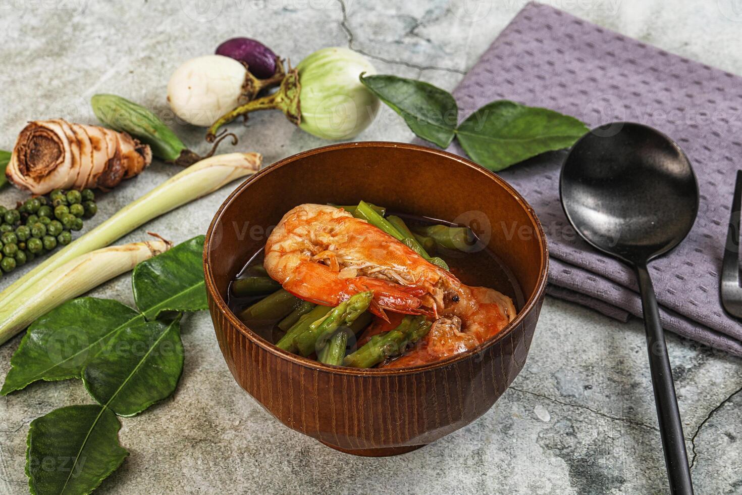 Prawn with asparagus and spices photo