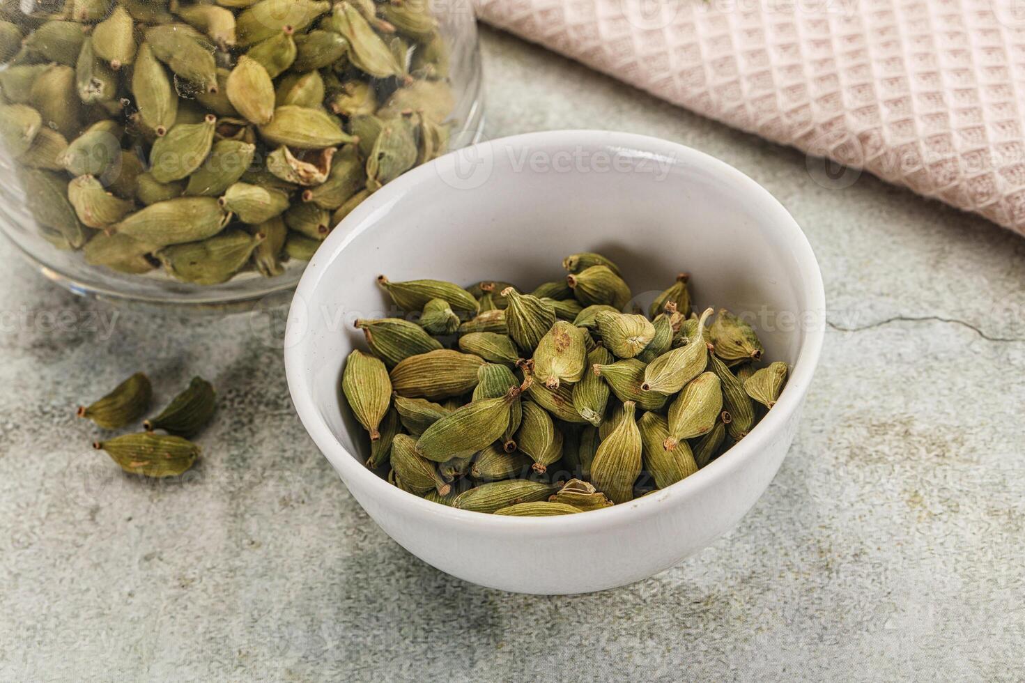 Dry Cardamom - aroma seasoning flavour photo