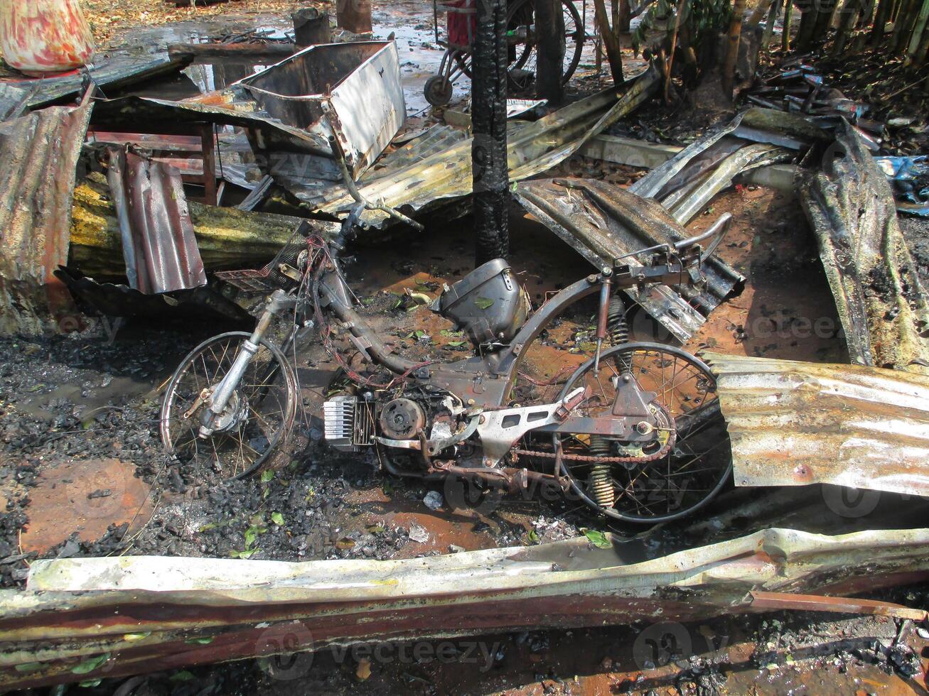 Fire damag house burned photo