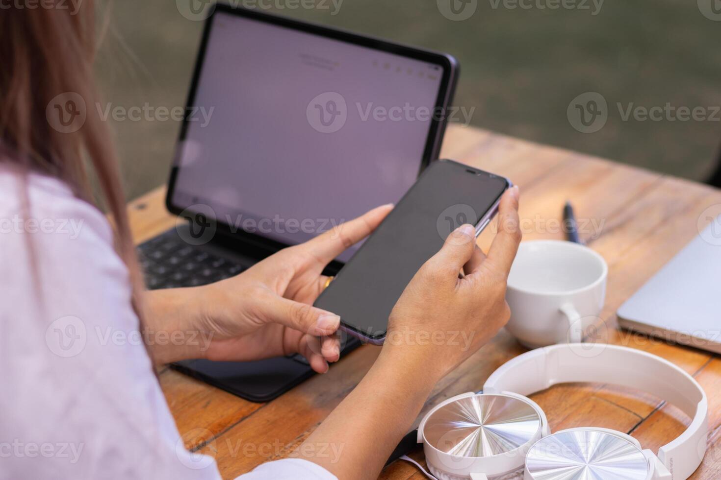 A young woman is using an app to discuss and discuss the issues of online learning because it is in school closure after the coronavirus pandemic. Concept of online problem consultation photo