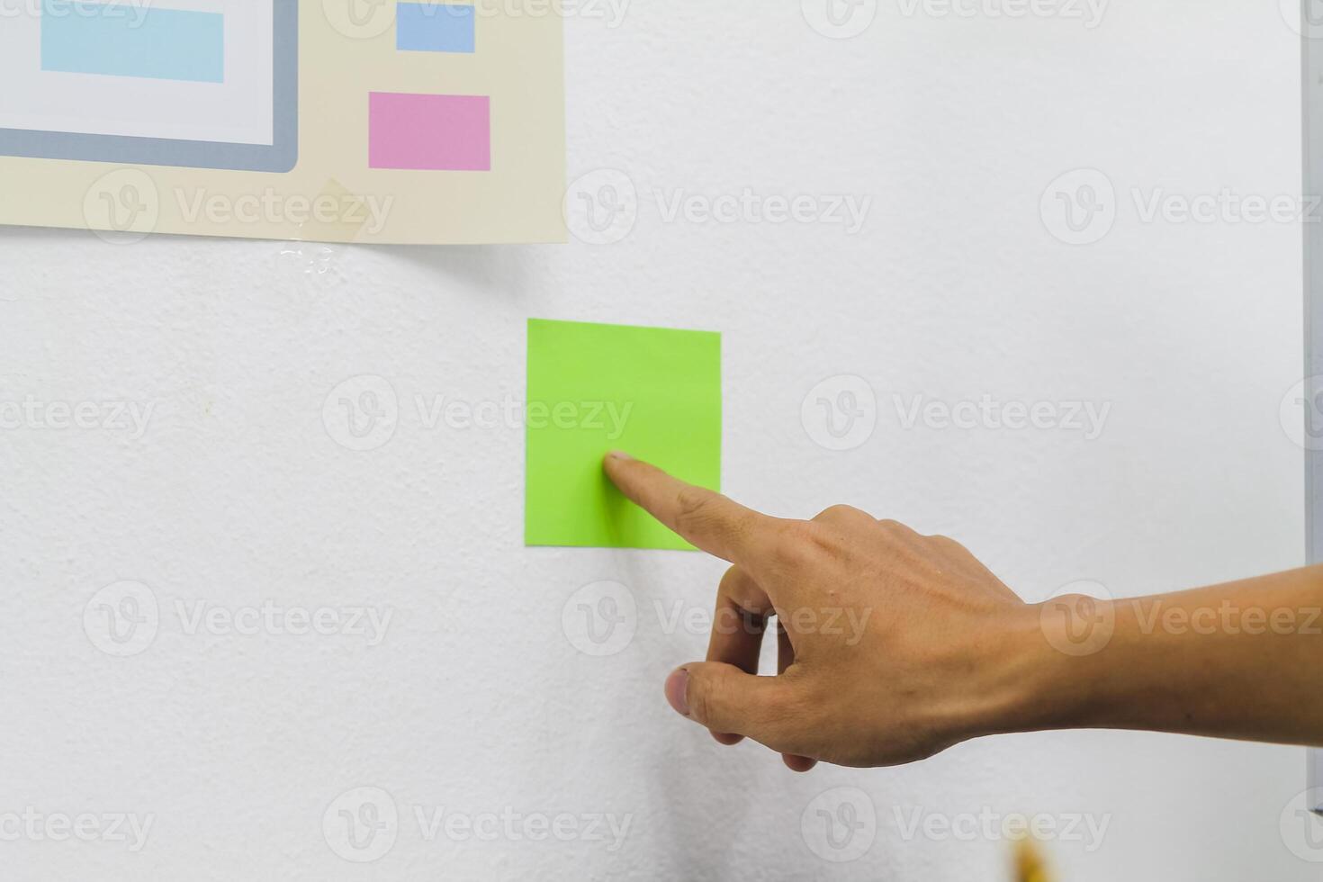 Smooth Focus, group of web designers are working together to develop mobile responsive website with UI UX Front End Designer Previewing. website designers in form of mobile applications with UI UX photo