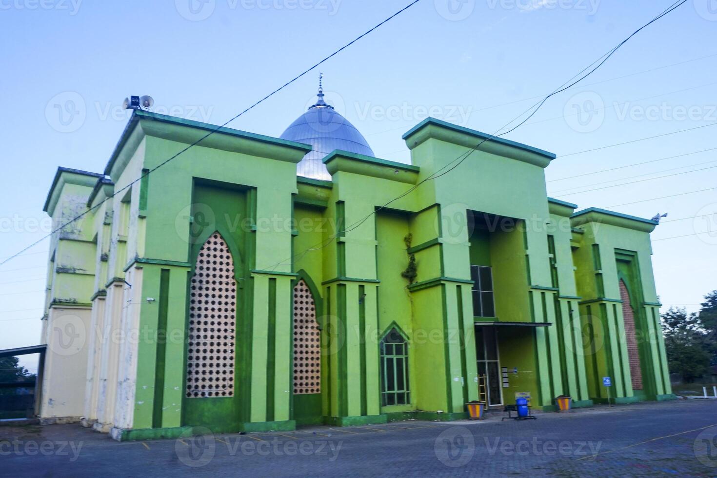 the view of the mosque and its dome looks out, creating a stunning view photo