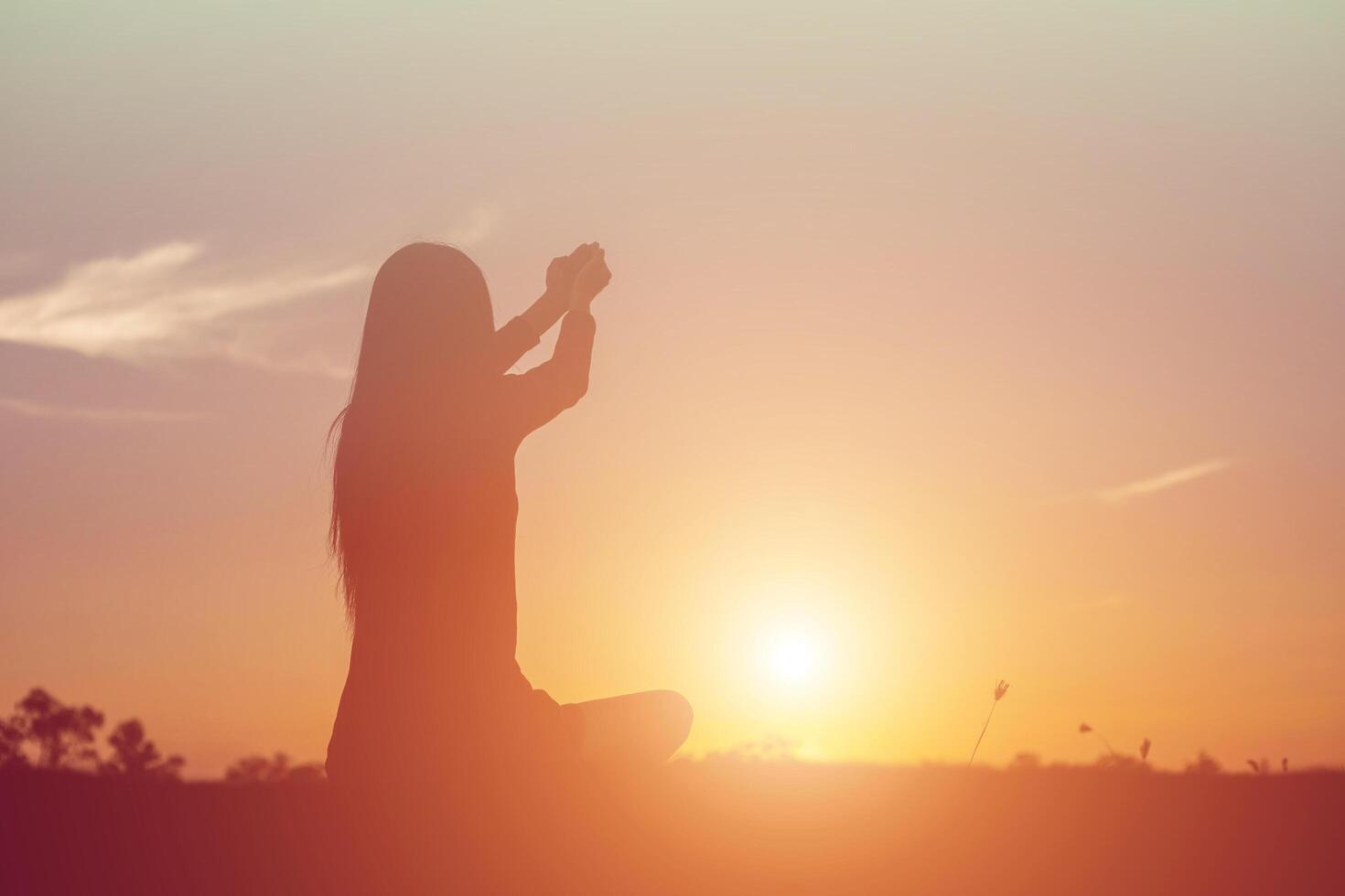 hands-shape for the Sun. photo