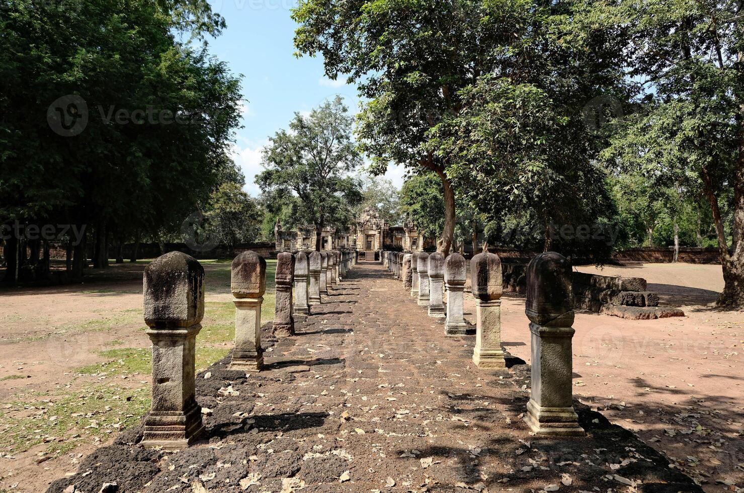 Sao of Prasat Sdok Kok Thom Pillar photo