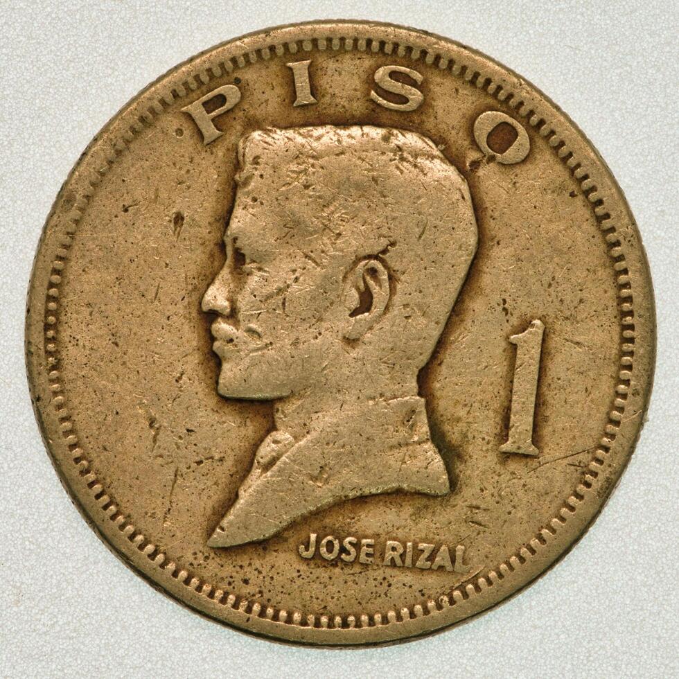 1972 old Philippine peso coin photo