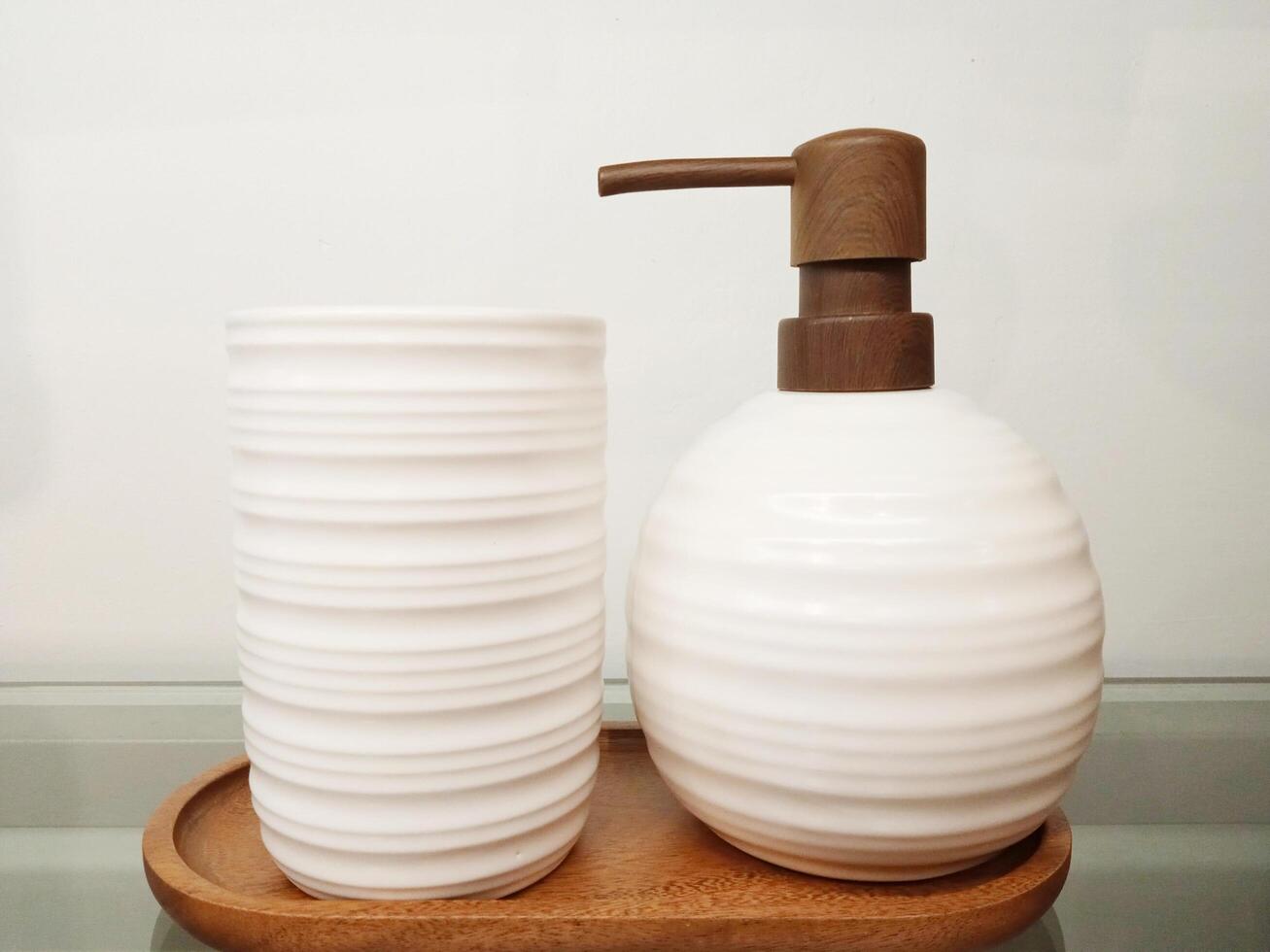 Modern bathroom set photo