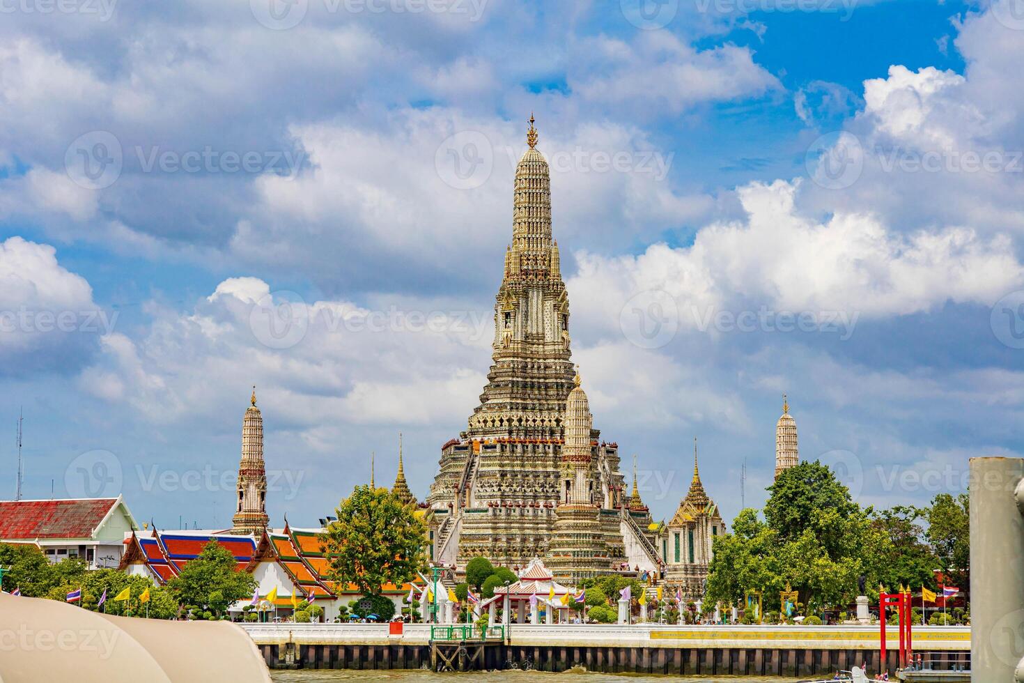 Wat Arun with Clouds on the blue sky. photo