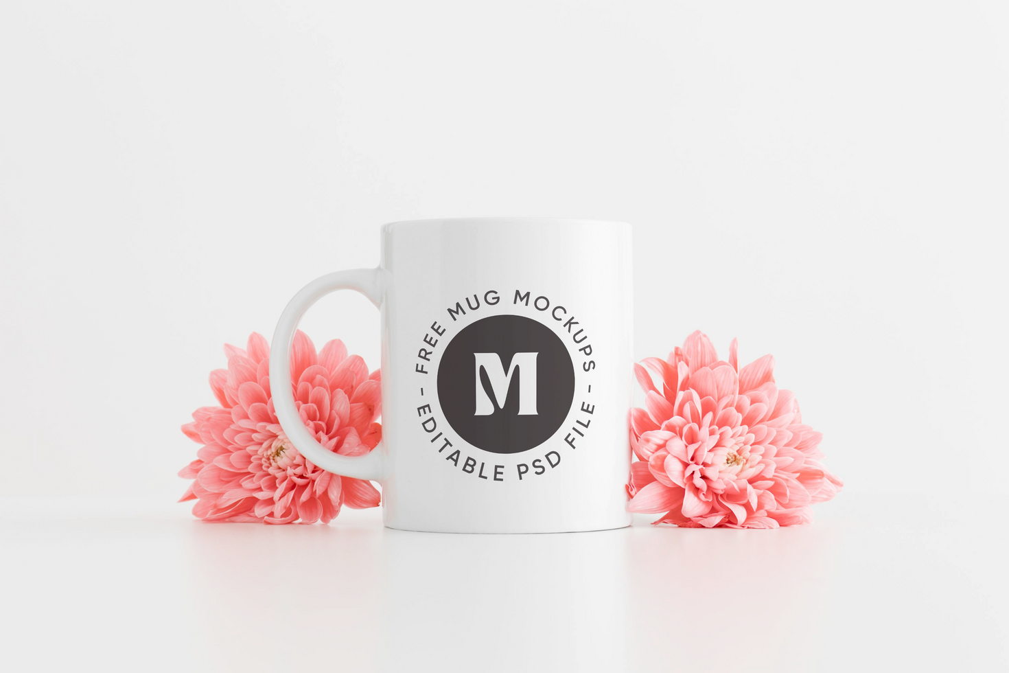 White Mug Mockup on Flower Background psd