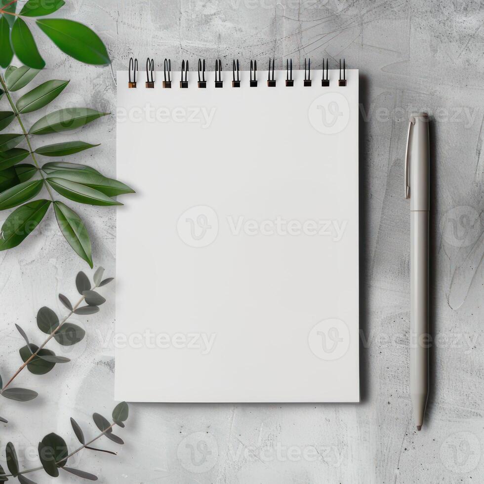 blank notepad page photo