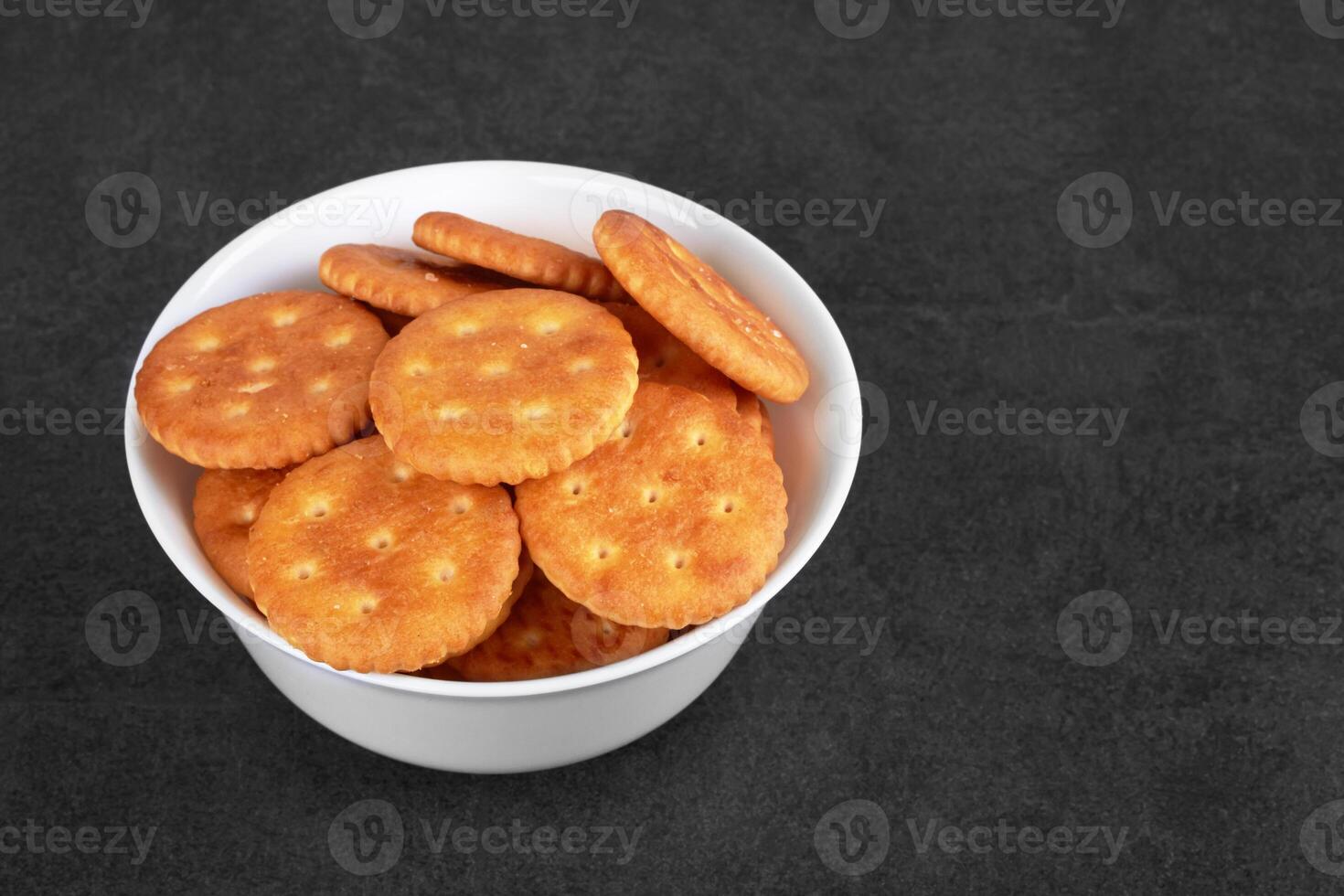 Round salted cracker photo