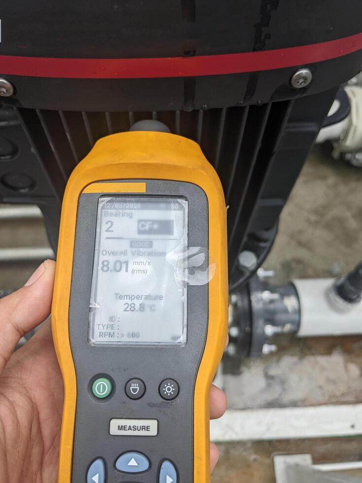Fluke Vibration Meter Reading photo