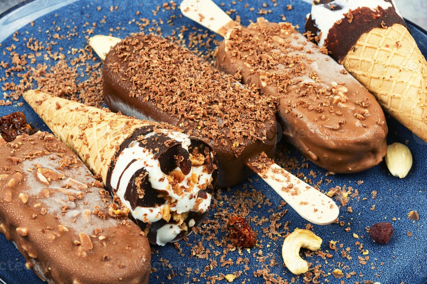 Vanilla ice cream with chocolate. photo