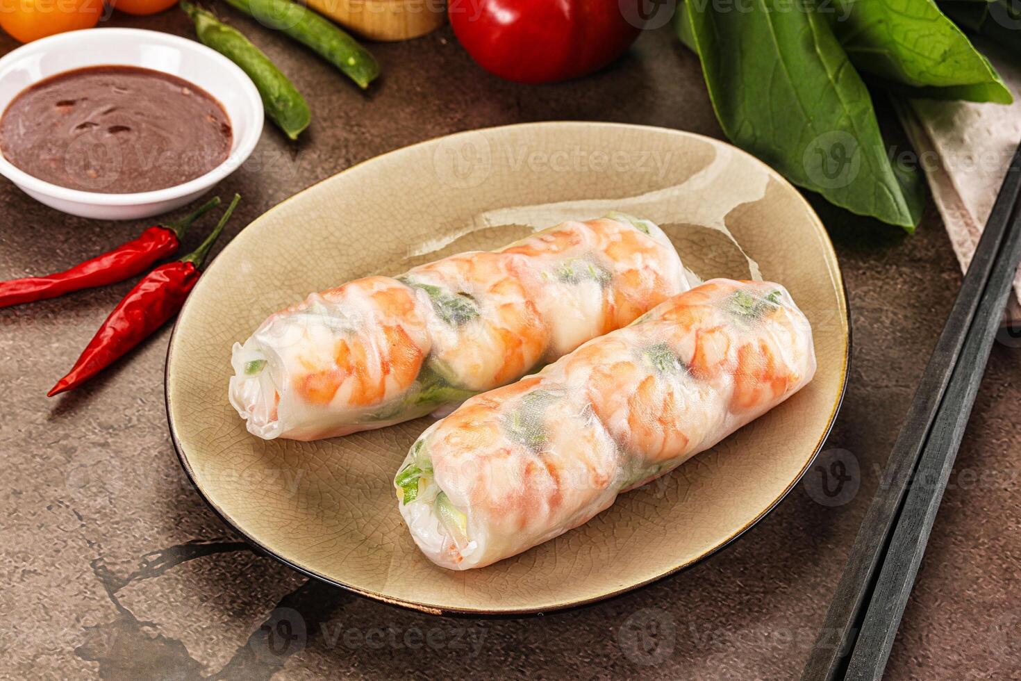 Vietnamese spring roll with prawn photo
