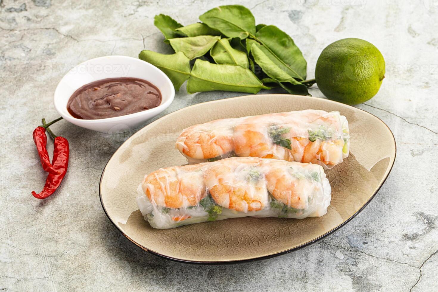 Vietnamese spring roll with prawn photo