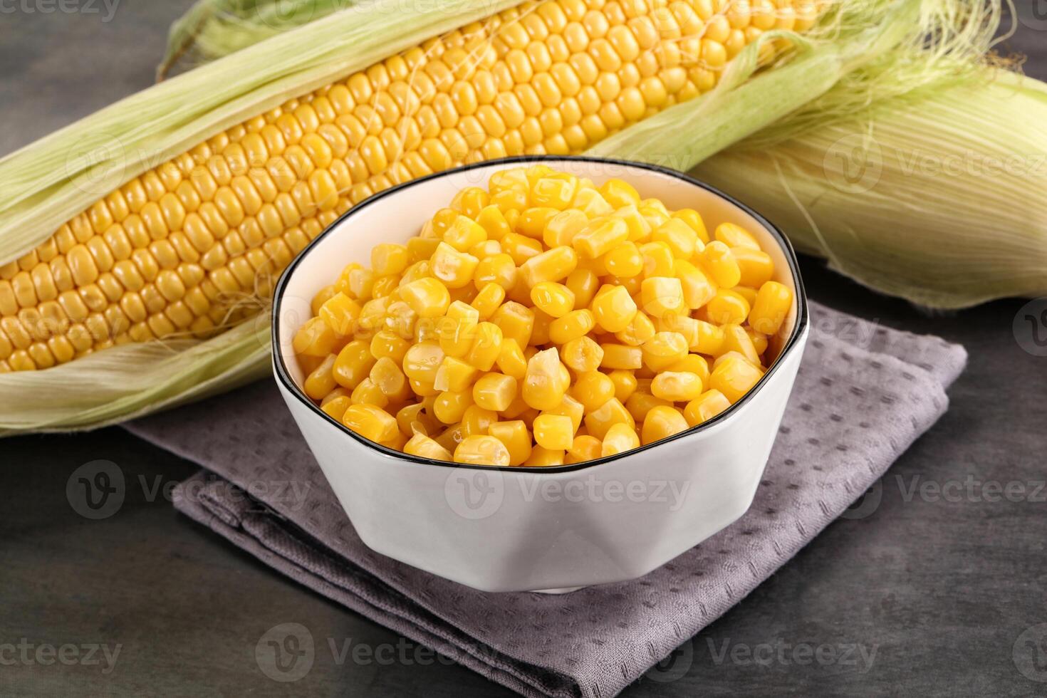 Canned sweet young corn grain photo