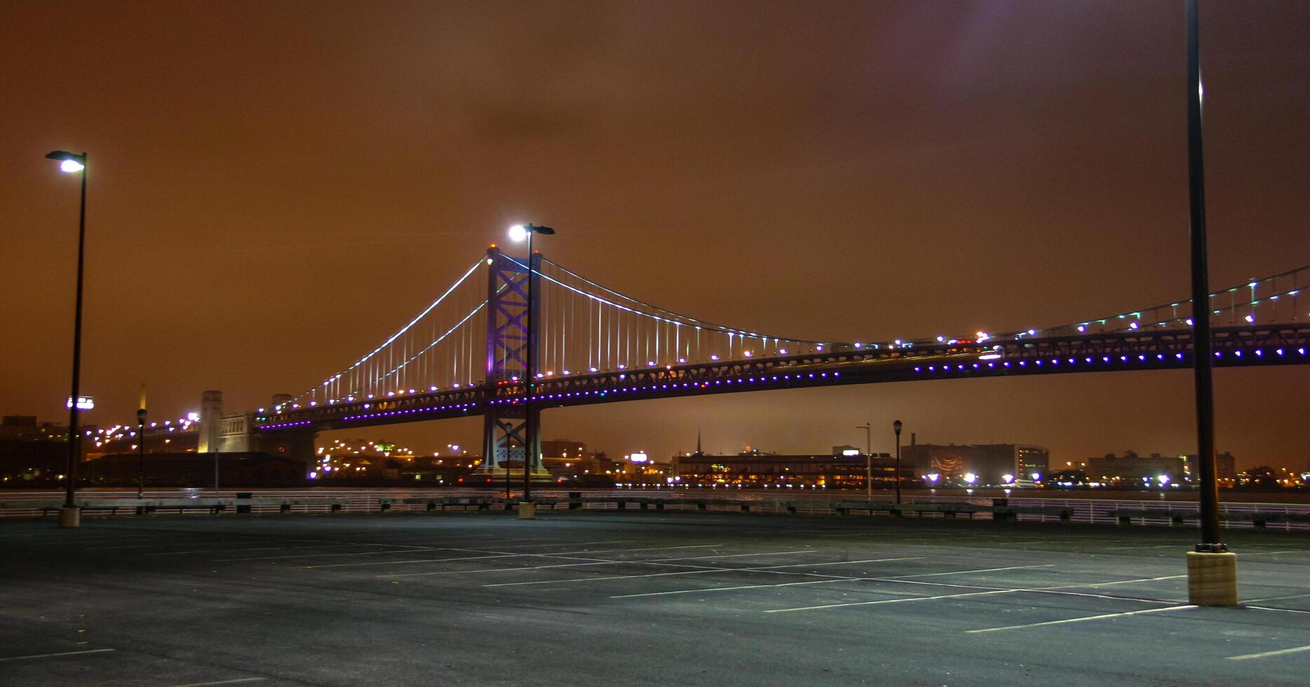 Philadelphia, USA - November 20, 2009 A suspension bridge that connects Manhattan and the mainland photo
