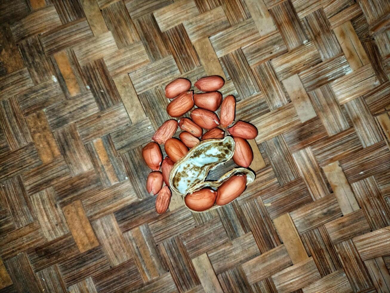 Open peanuts wallpaper background Texture photo