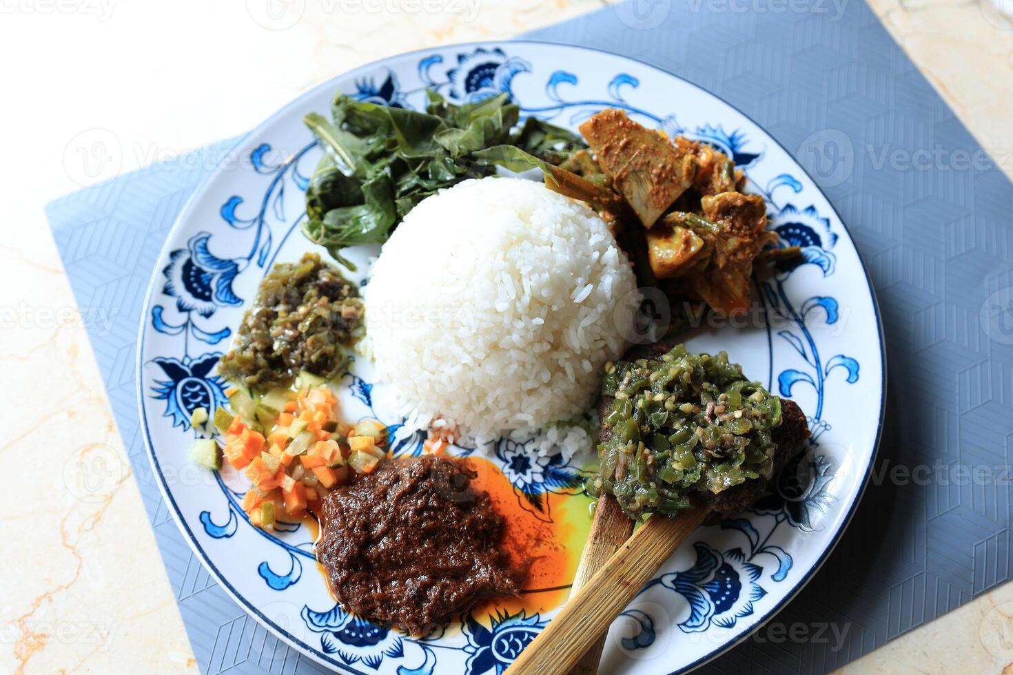 Nasi Padang Rendang photo
