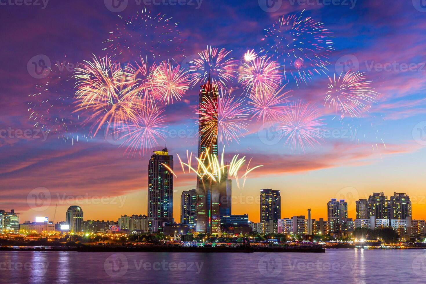 Fireworks along the Han River in International Fireworks Festival at Yeouido, Seoul, South Korea. photo