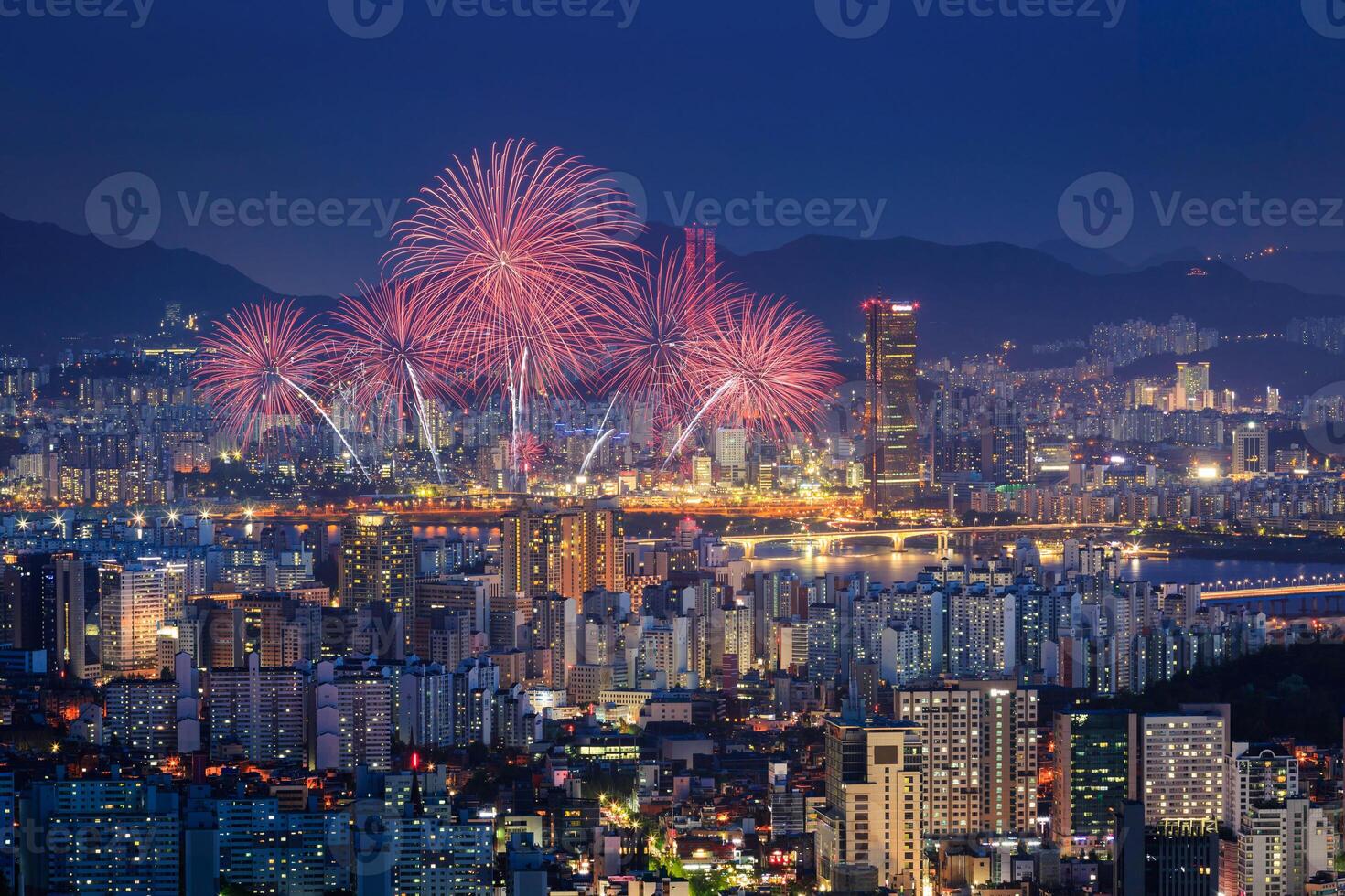 Fireworks along the Han River in International Fireworks Festival at Yeouido, Seoul, South Korea. photo