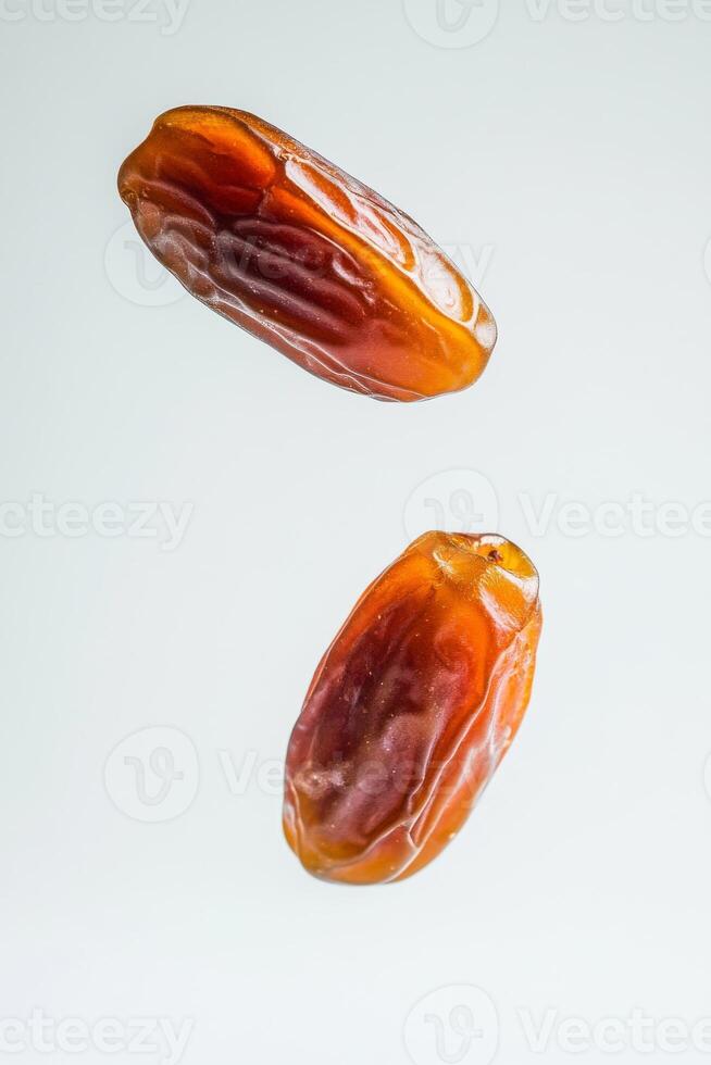 Two dates are shown in the air photo