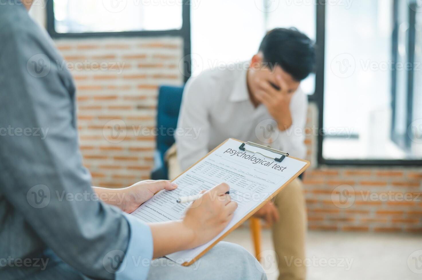 Psychologist listening to the problem of a patient with mental health problems, a patient for treatment encouragement Love and family problems, bipolar, depressed patients prevent suicide photo