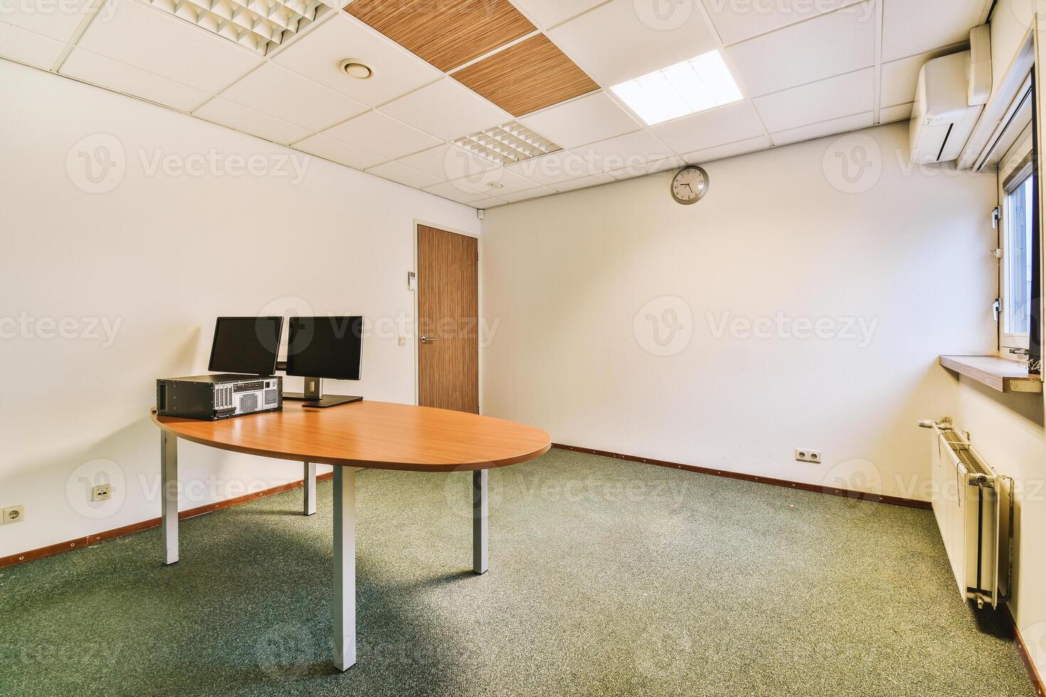 Office space for rent in the city center photo