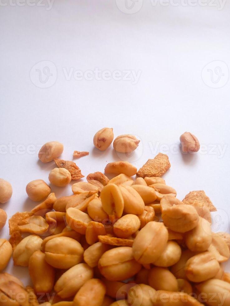 Photo of fried peanuts with a garlic flavor