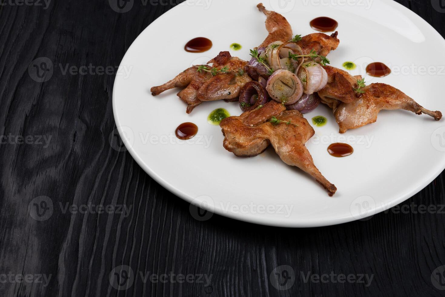 Roasted quails with vegetable photo