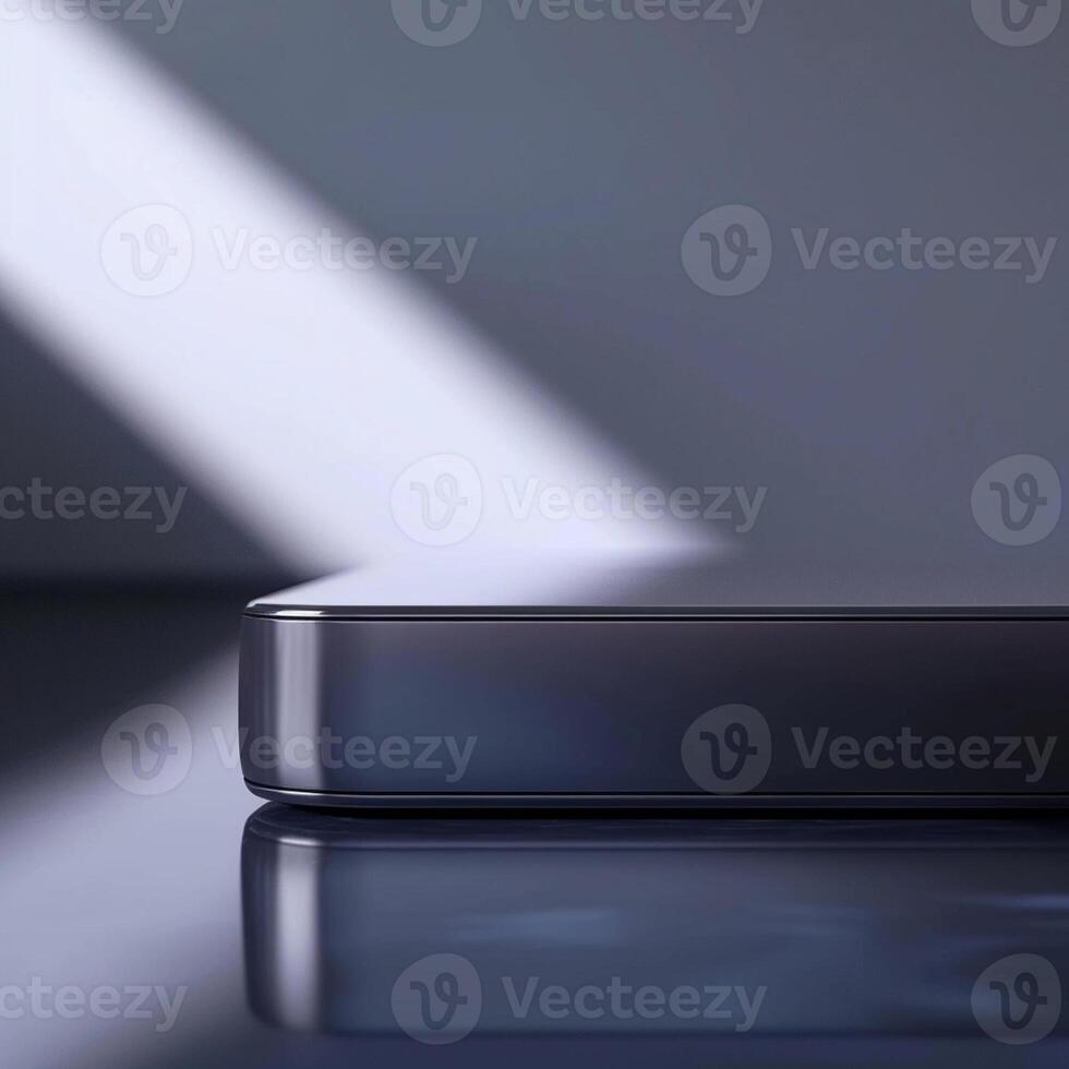 The back of a smartphone is shown in a mirror photo