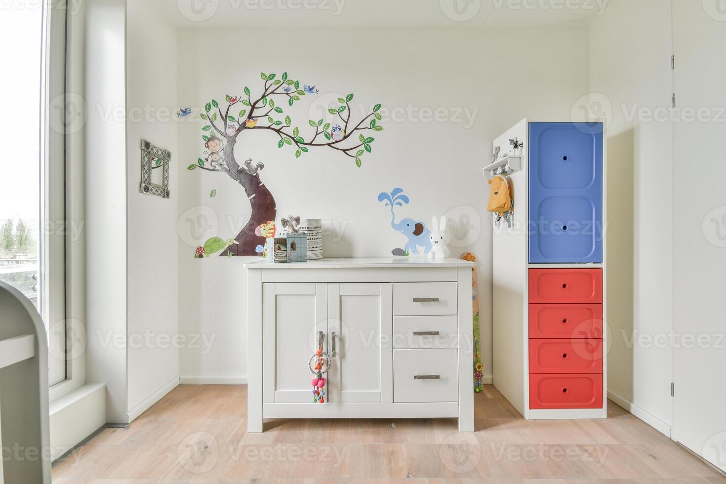 A white dresser photo