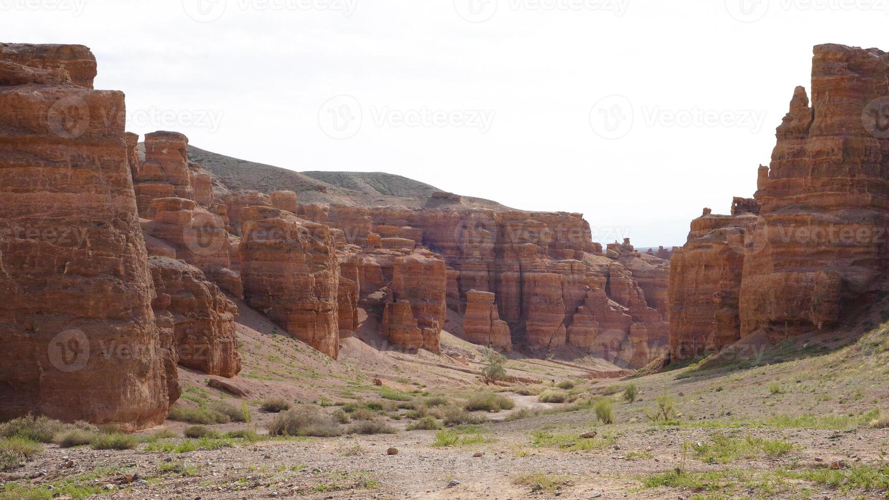 The famous Thor's Hammer. Bryce Canyon National Park is an American national park located in southwestern Utah. The major feature of the park is Bryce Canyon, a collection of giant natural photo