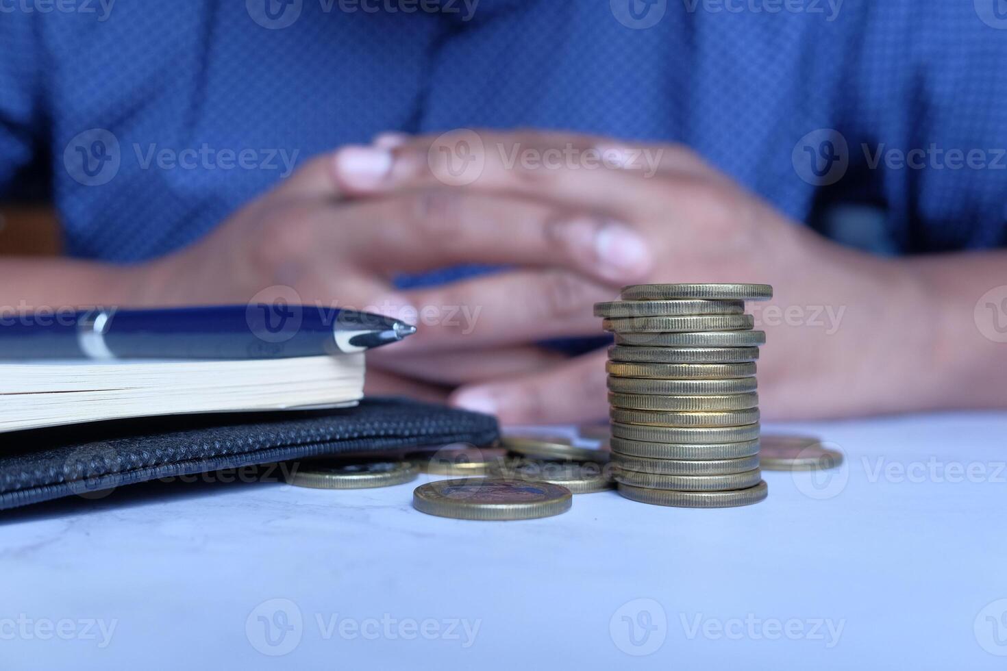 Contemplating Personal Finances Making Savings and Budgeting Decisions for a Better Future photo