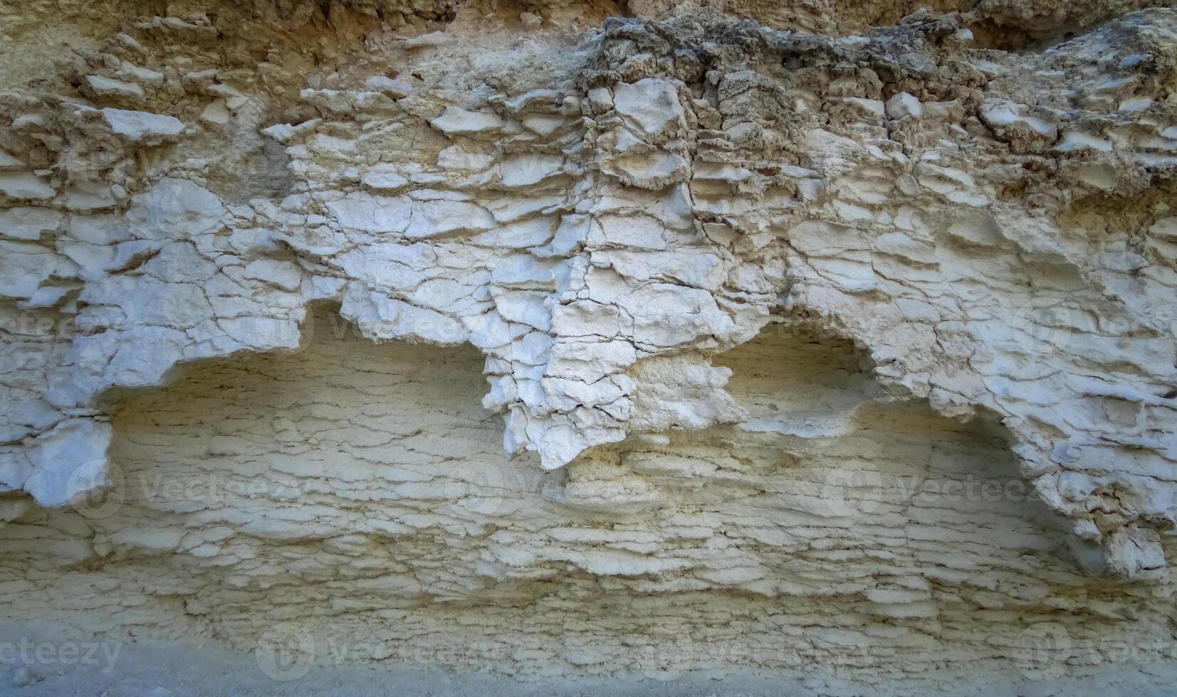 Weathering and collapse of shell rocks on the Tarkhankut Peninsula, western Crimea photo