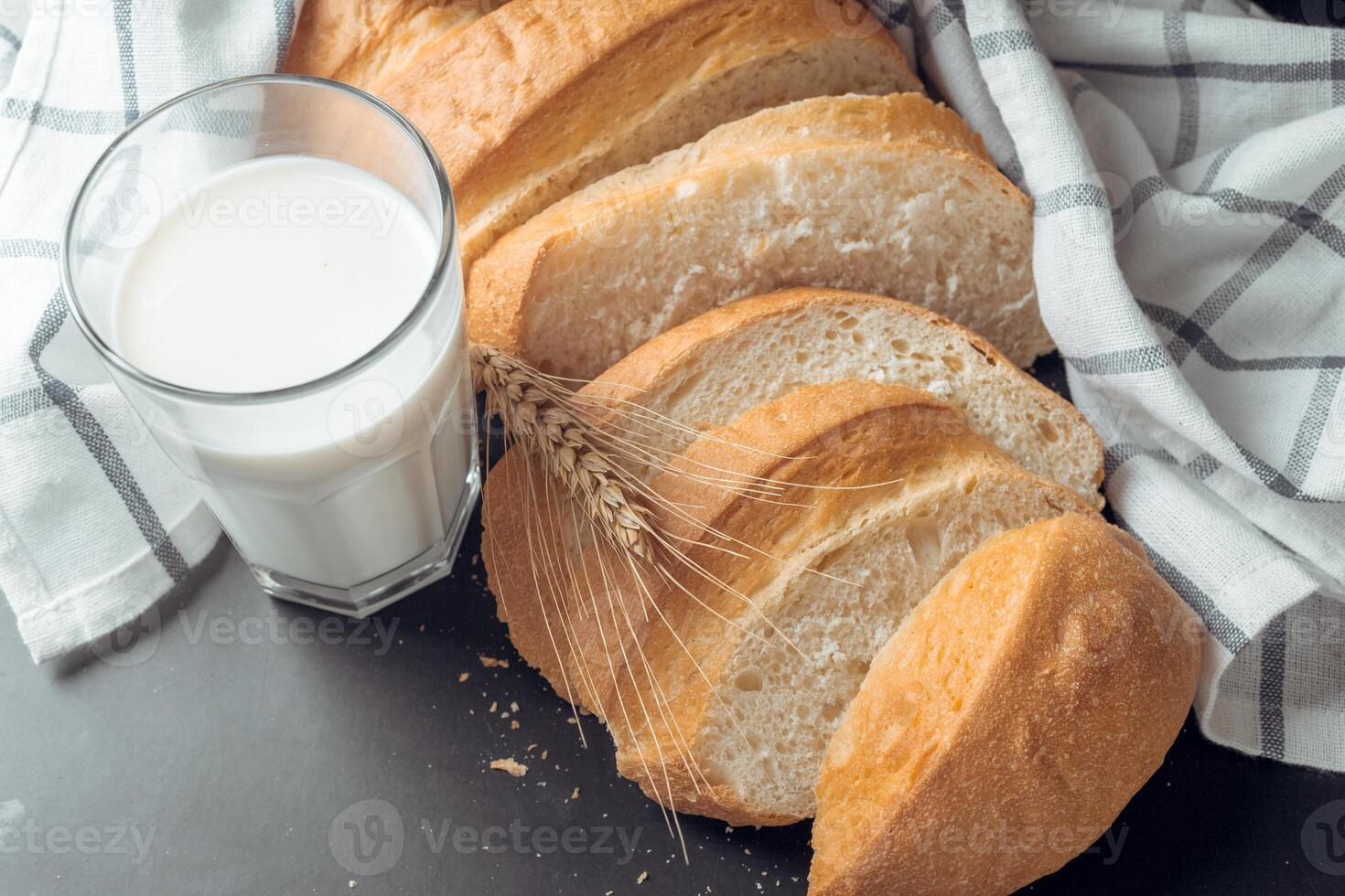 milk and bakery products photo