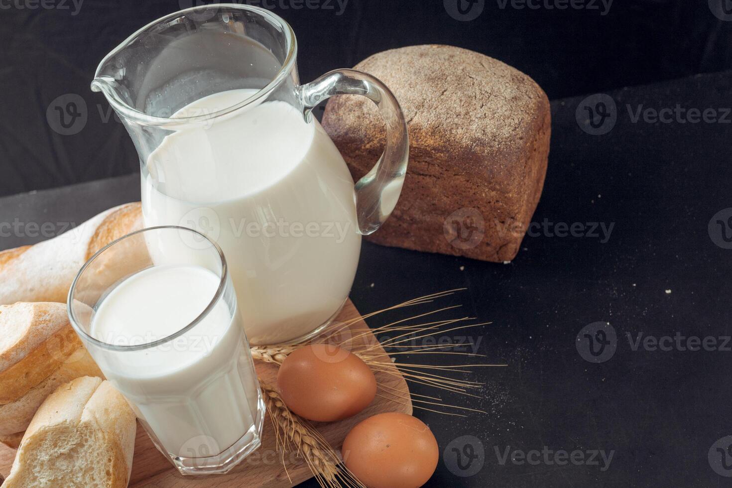 milk and bakery products photo