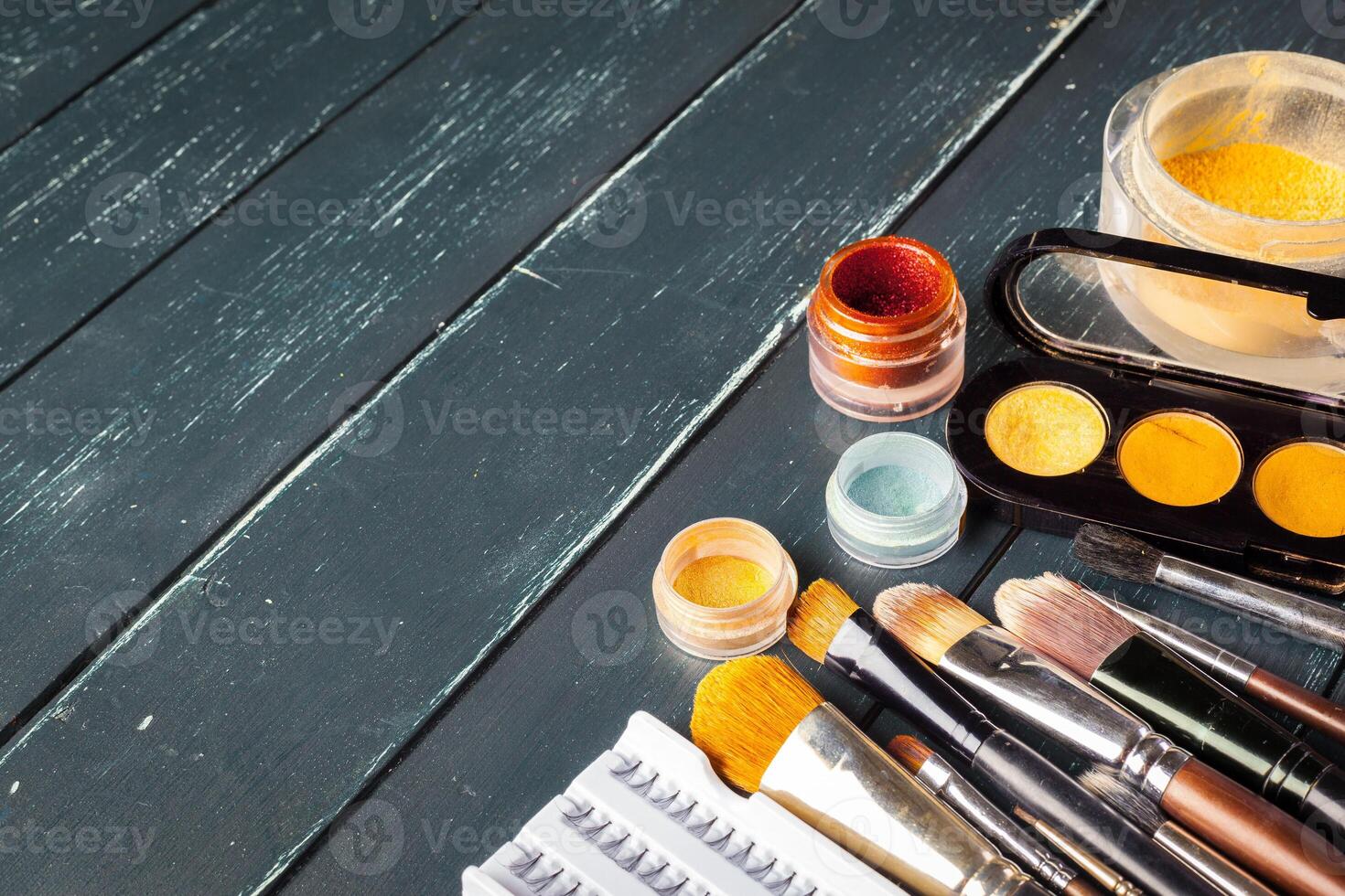 Makeup brushes and make-up eye shadows photo
