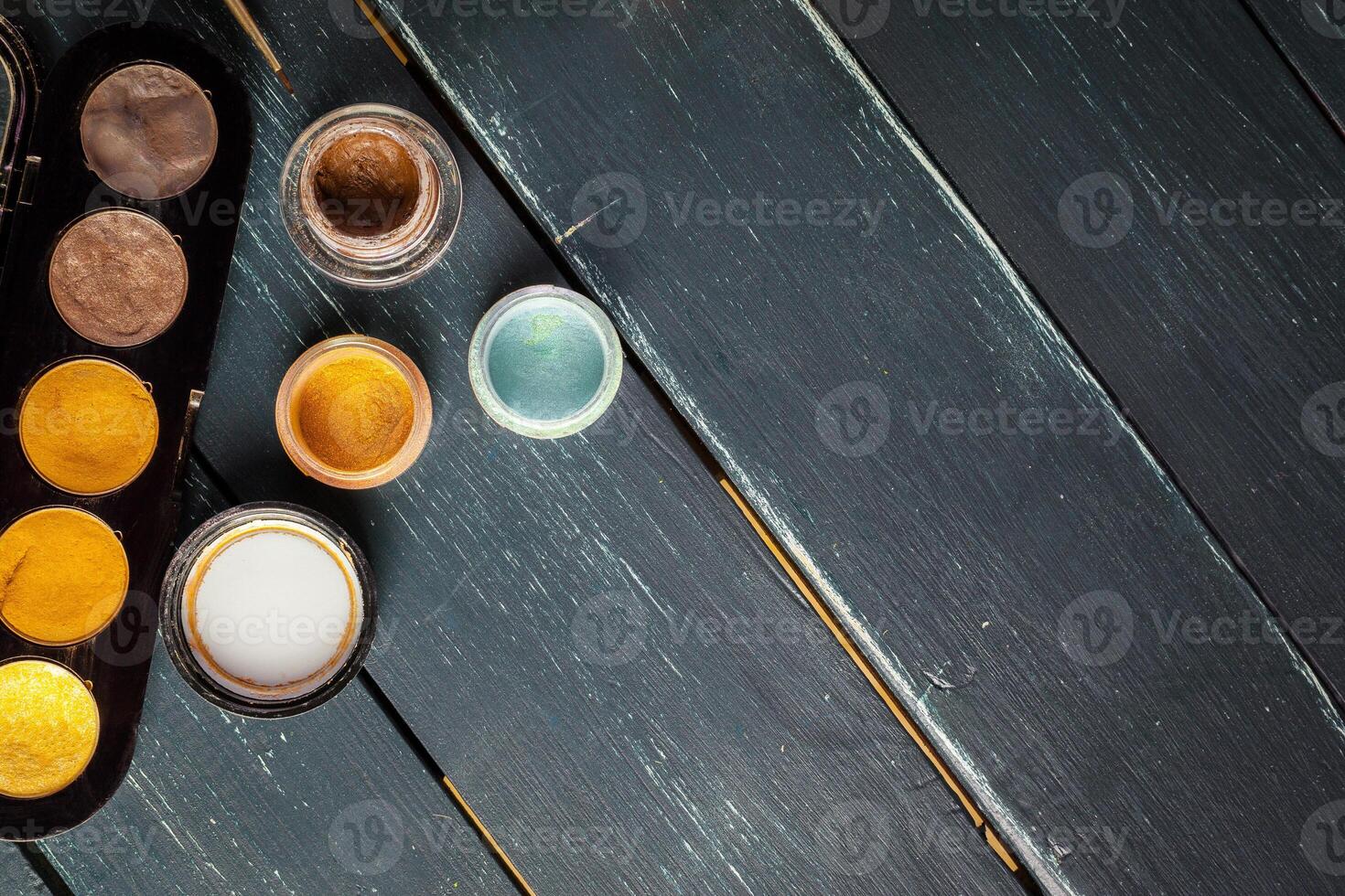 Make-up colorful eyeshadow palette photo